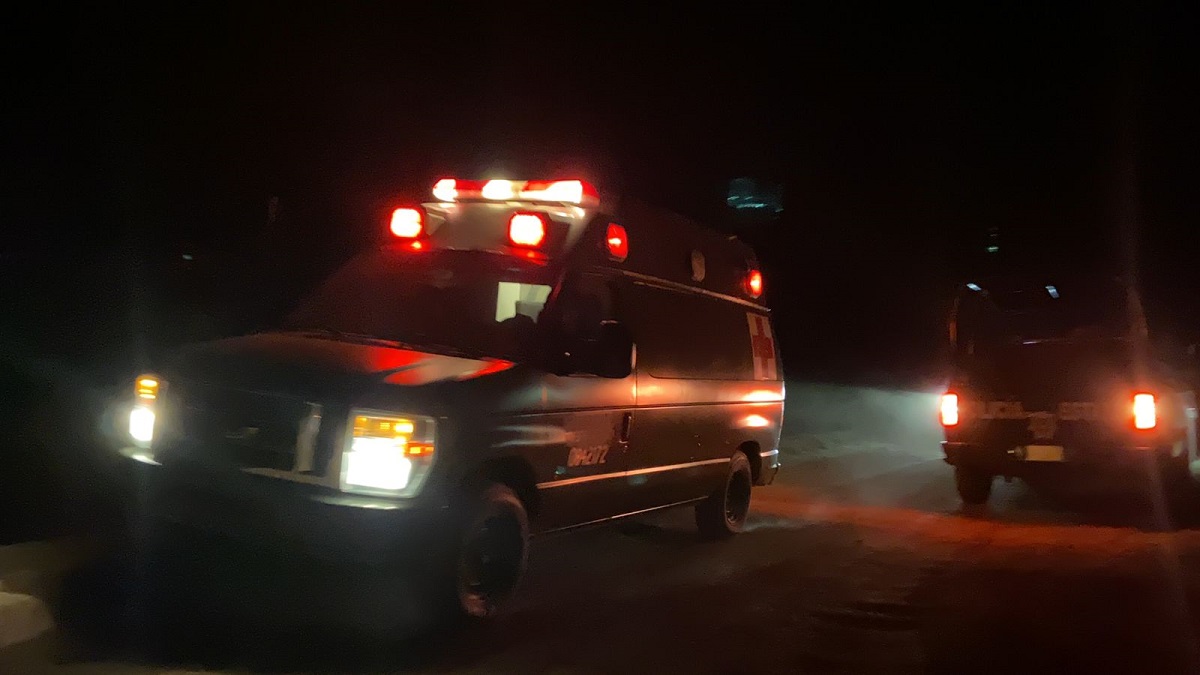 Ambulancia de Angostura por la noche