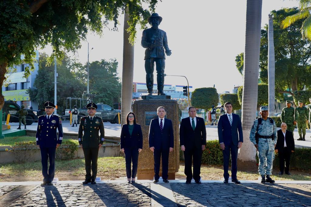 Encabeza Inzunza Cazárez conmemoración del 106 aniversario de la promulgación de la Constitución Política de 1917