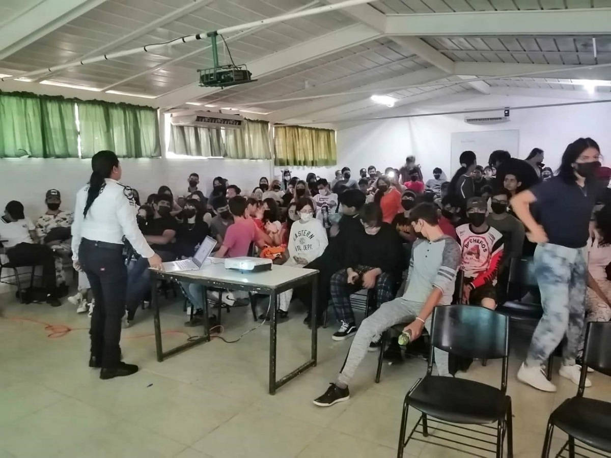 Concientiza DSPyTM de Angostura a jóvenes y adultos sobre la Ley de Movilidad Sustentable