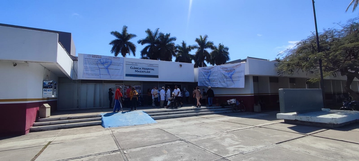 En manos del director nacional del Issste caso clínica Mazatlán; el sábado un hombre murió afuera de Urgencias