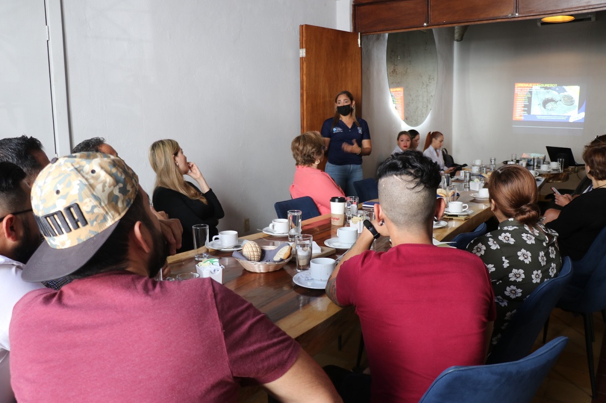 Buscan evitar derrames en el Centro Histórico de Mazatlán; llaman a restauranteros a ser mejores usuarios