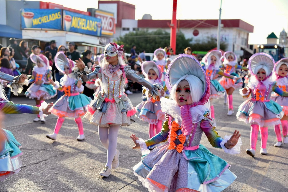 Belleza e inocencia inundan el bulevar Antonio Rosales con el recorrido infantil del Carnaval Guamúchil 2023