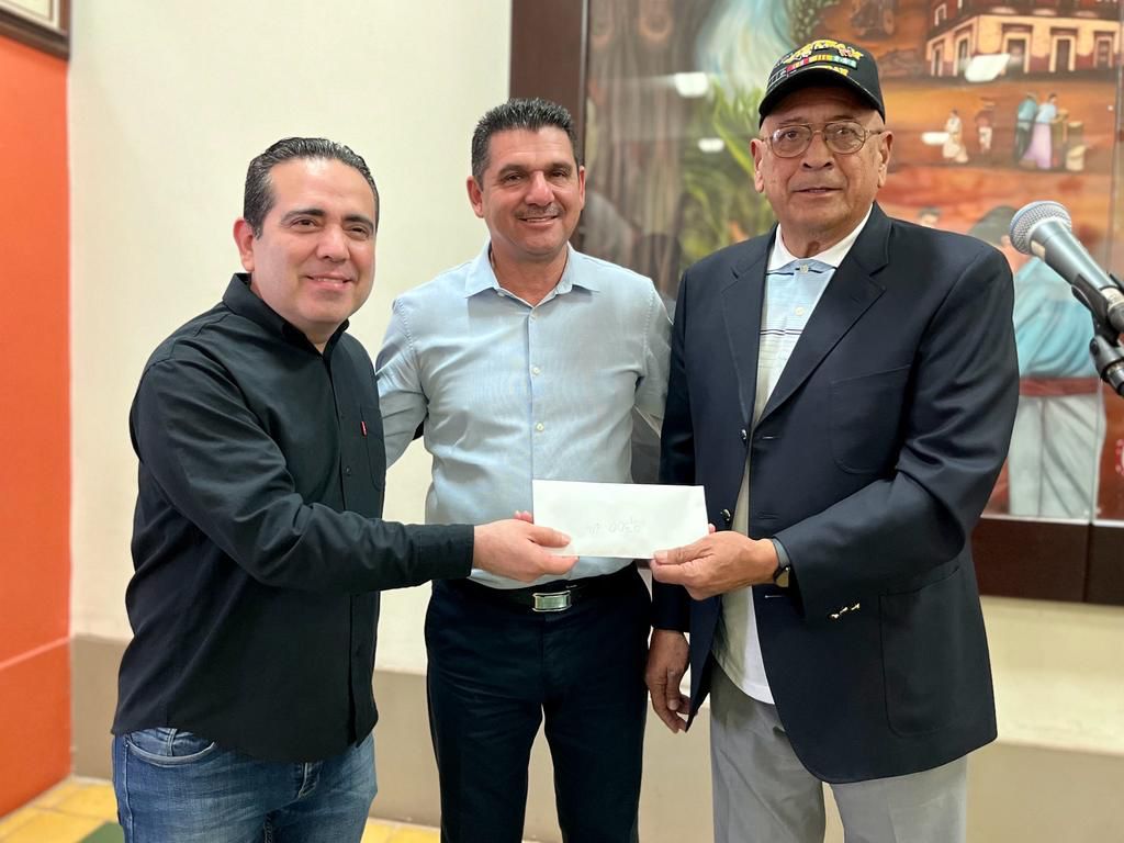 Autoridades de California donan 3 mil 300 dólares para restaurar murales de la avenida Ferrocarril, en Guamúchil
