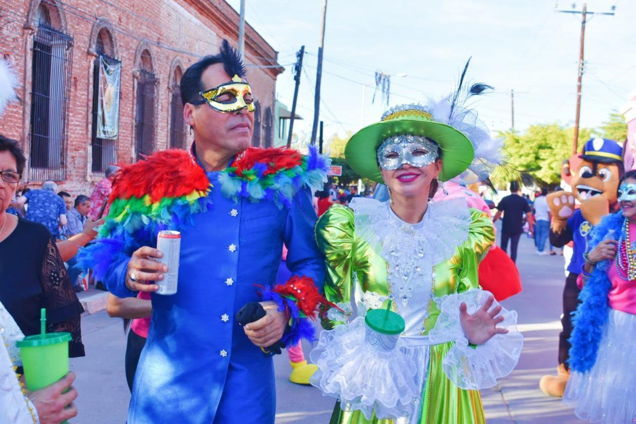 El carnaval y los girasoles atraen a miles de visitantes a Mocorito este fin de semana