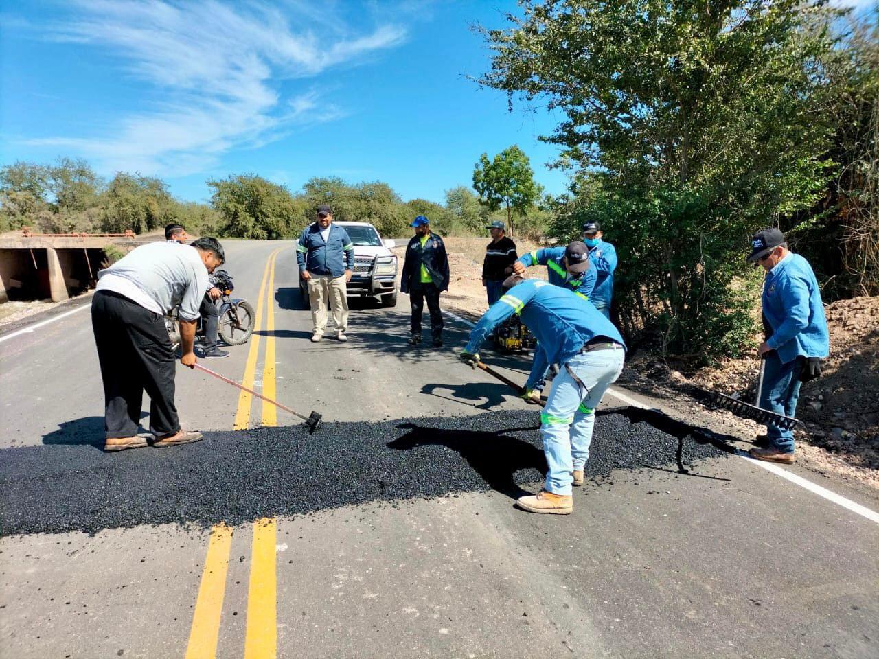 Instalan topes en la nueva carretera a El Salitre; buscan prevenir accidentes