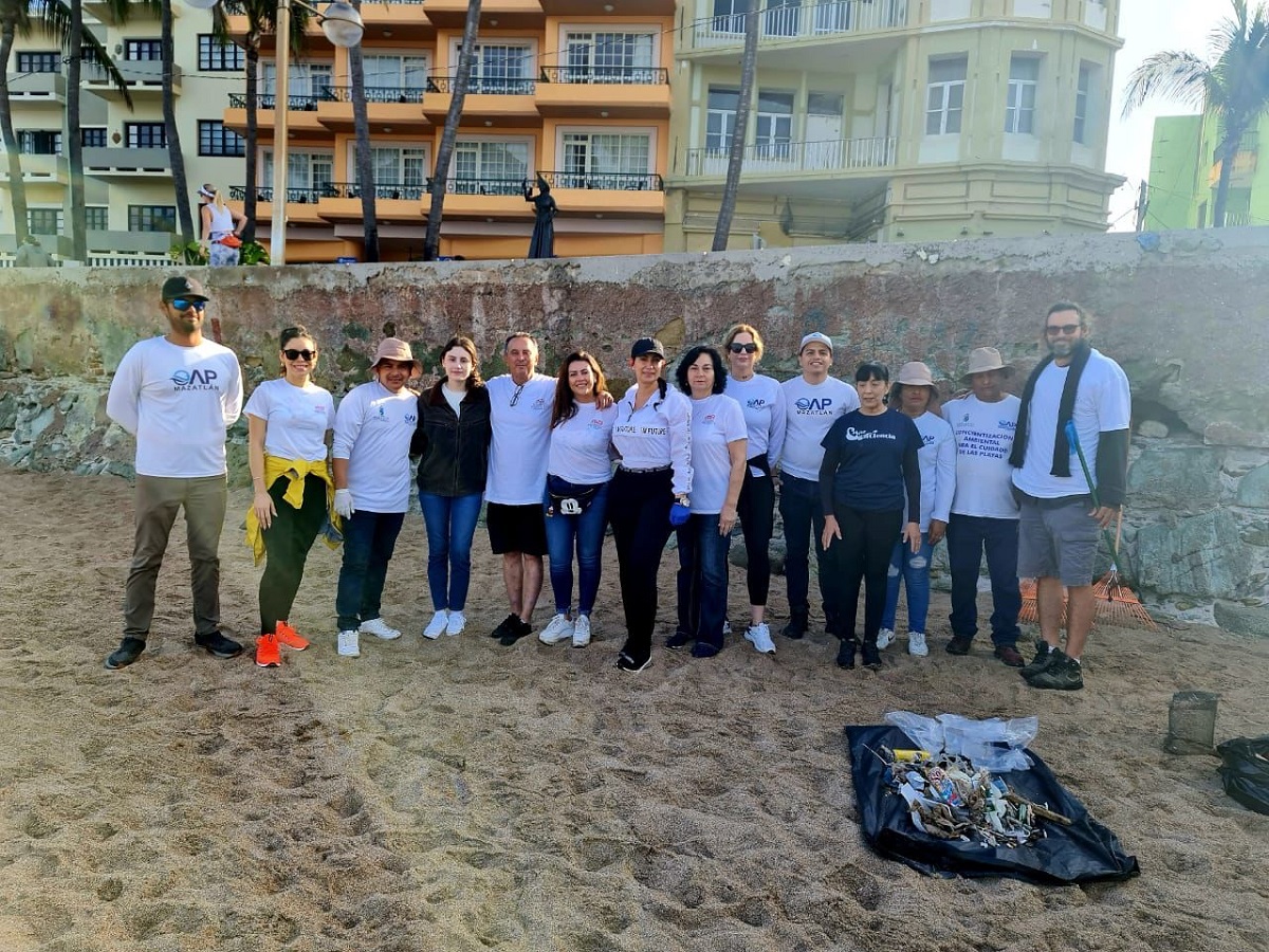Recuerdan la importancia de los humedales con limpieza en playas y liberación de tortugas en Mazatlán