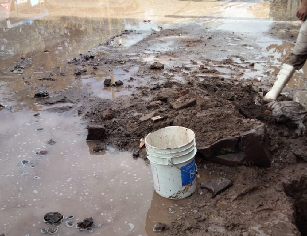 Megafuga de agua potable deja sin servicio al área rural de Ahome