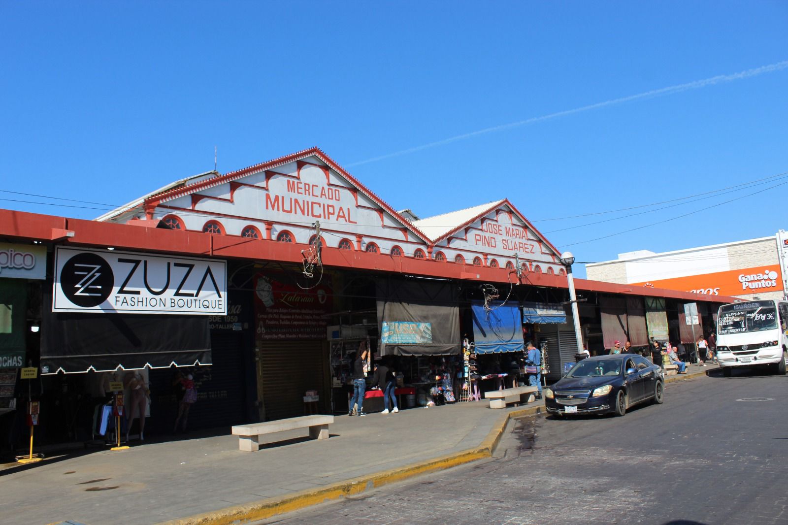 Jumapam visita a locatarios del Pino Suárez para resolver problemáticas