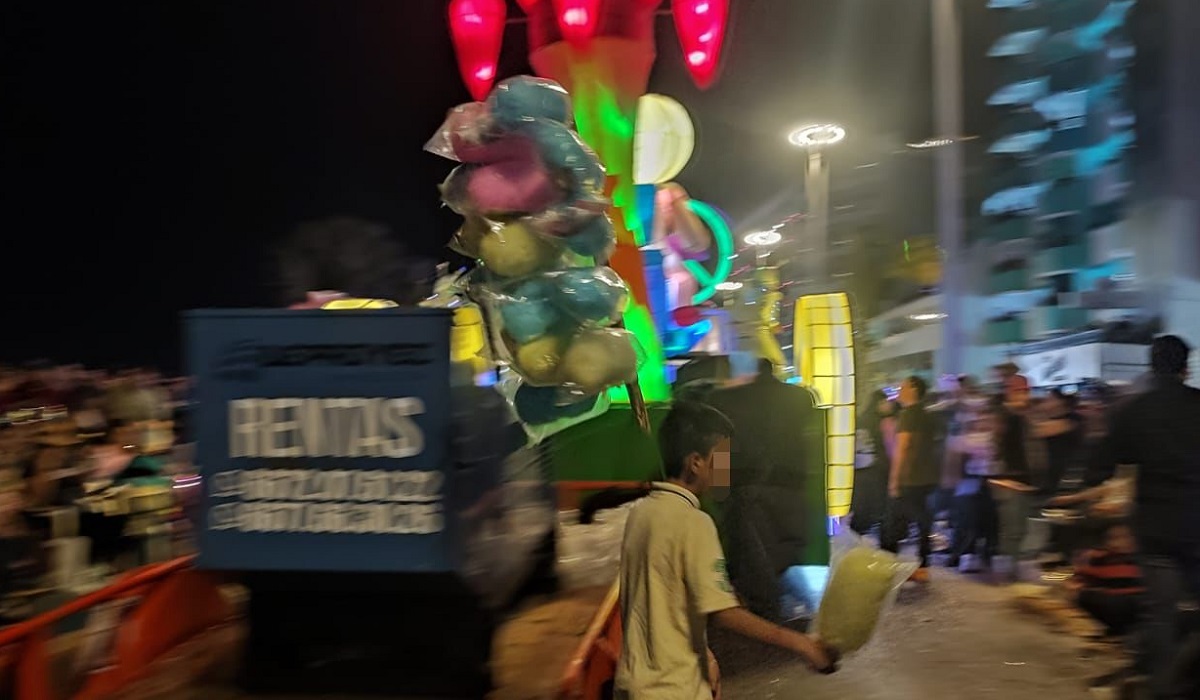 ¿Y el operativo? Se detecta a menor trabajando en pleno desfile de Carnaval