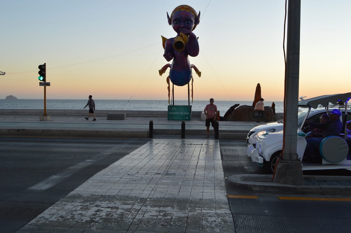 Cierre parcial de Avenida Del Mar esta noche de miércoles; lavarán pasos peatonales