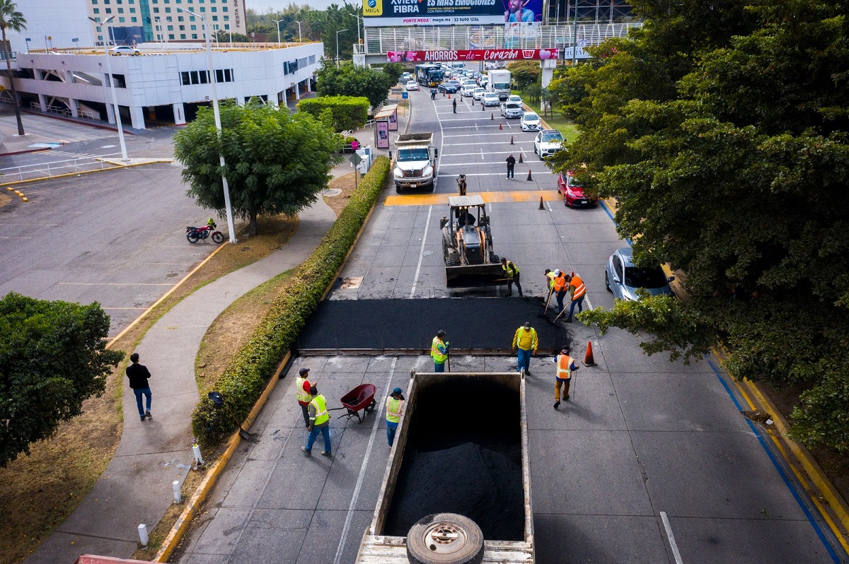 Por concluir construcción de paso seguro frente a FORUM Culiacán