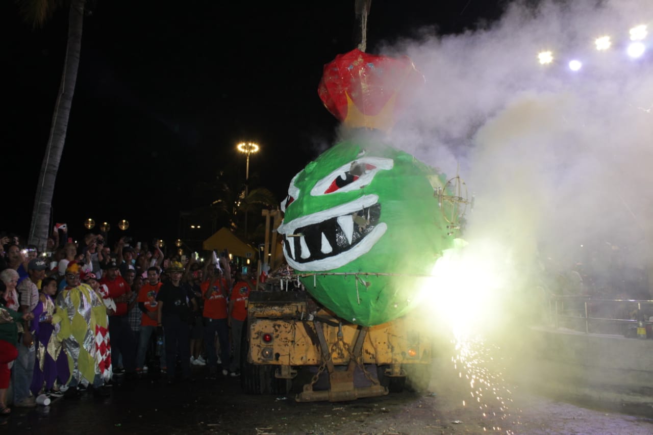 ‘Ay que agarrar cura en Carnaval’; a favor Leobardo Alcántara de quemar al ´Químico´