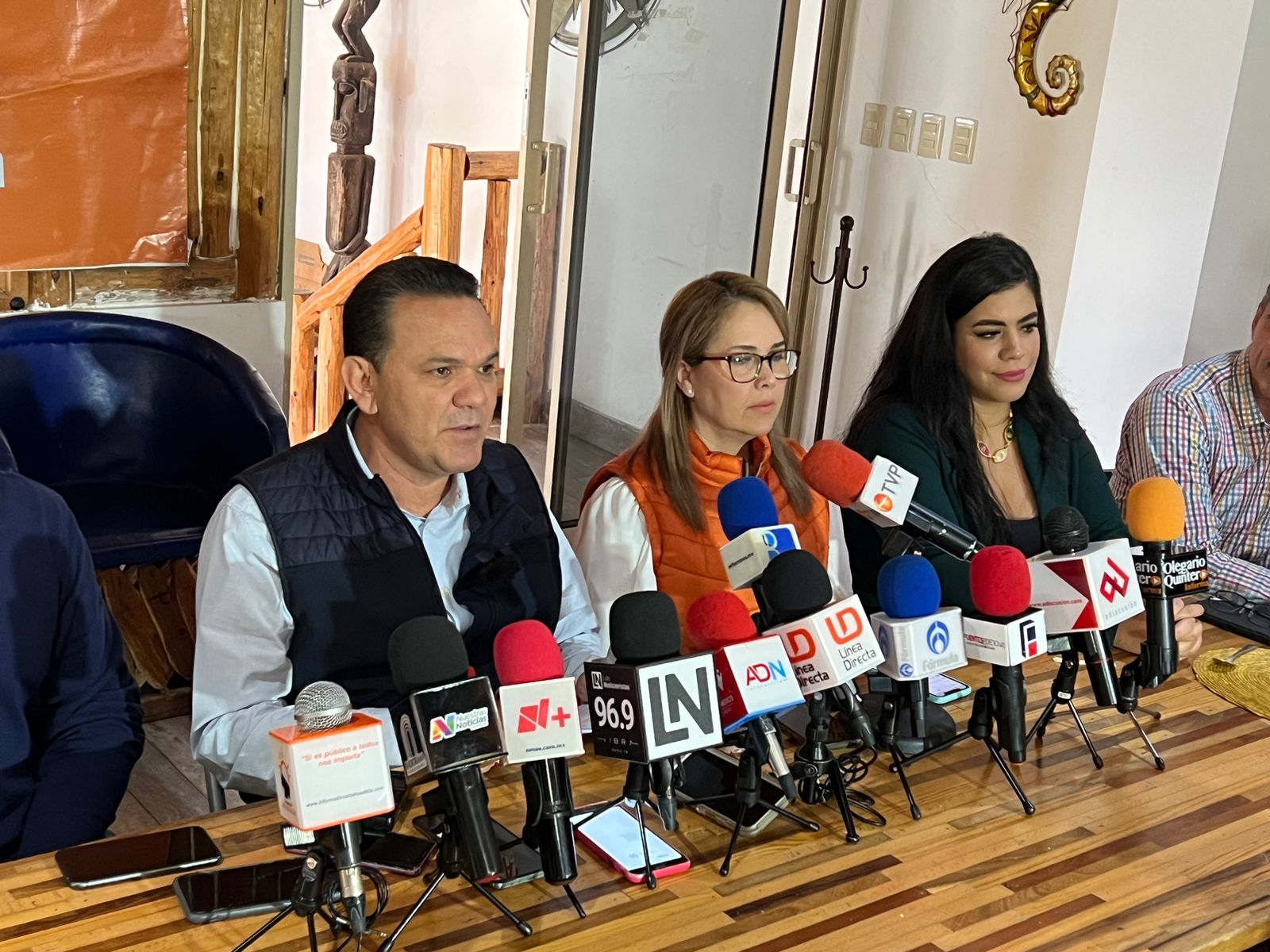 ‘Están hechas un cochinero, pero el gobierno no mueve un dedo’: Sergio Torres sobre aumento en casetas