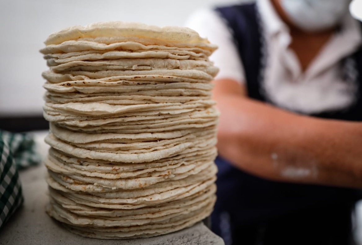 ¡A ponerse a dieta o hacer a mano! Dan el grito en el cielo amas de casa de Los Mochis con aumento a la tortilla