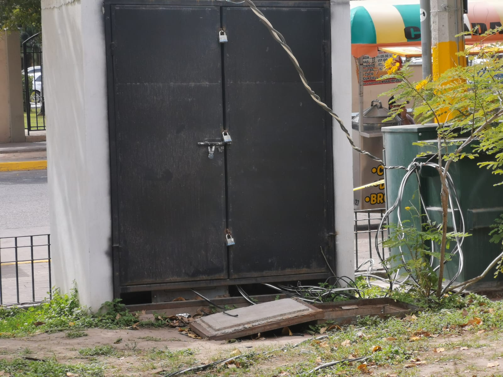 Alerta exalcalde de Ahome, Zenén Xóchihua alto riesgo en Plazuela 27 de Septiembre por cableado eléctrico expuesto