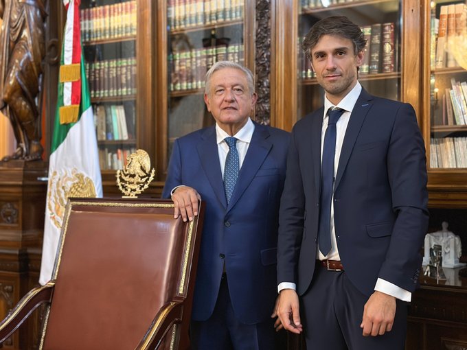 Castillo es víctima del ‘clasismo y racismo’ en Perú: AMLO tras su reunión con el abogado del expresidente