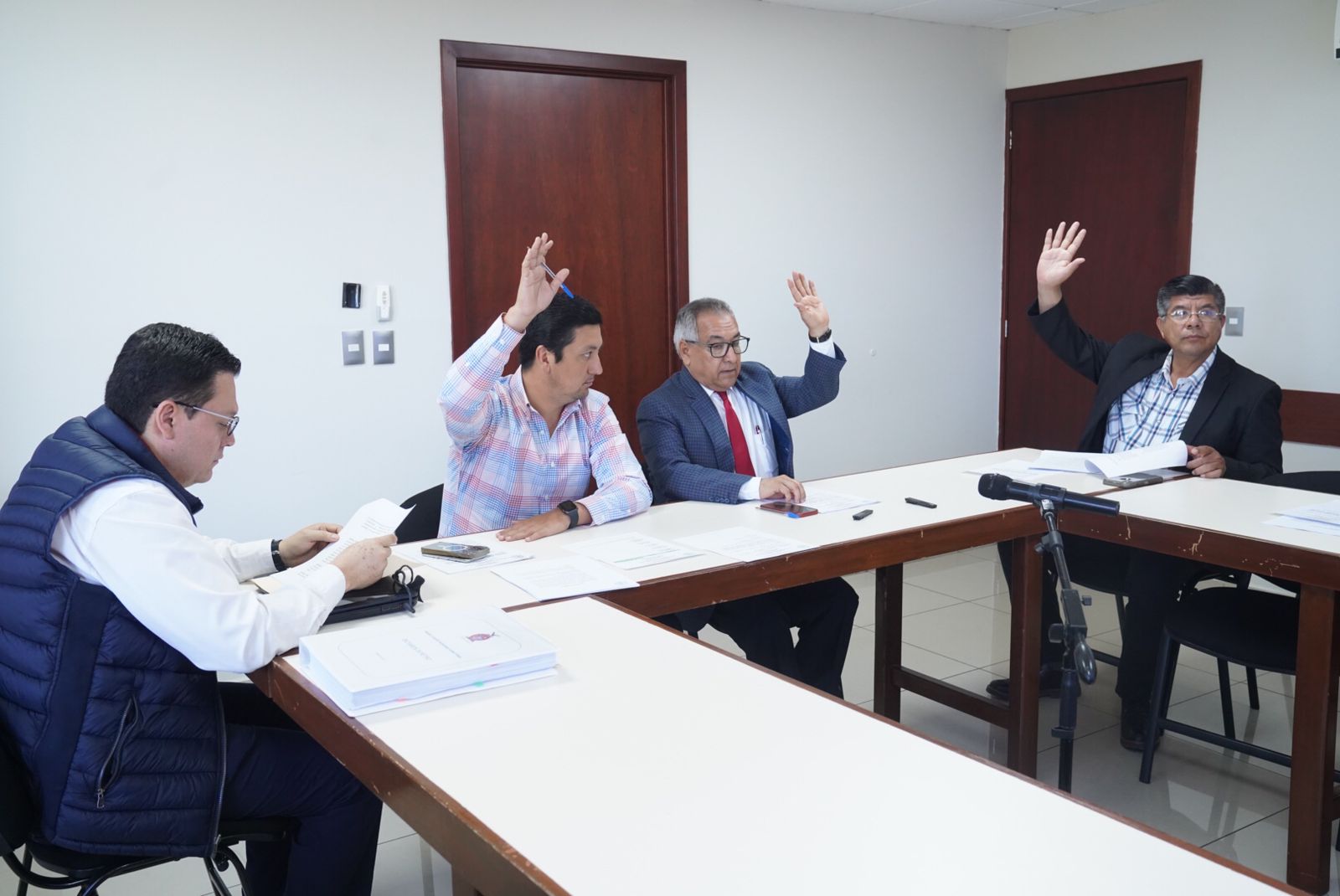 Aprueba Comisión dictamen que declara vacante magistratura del Supremo Tribunal de Justicia