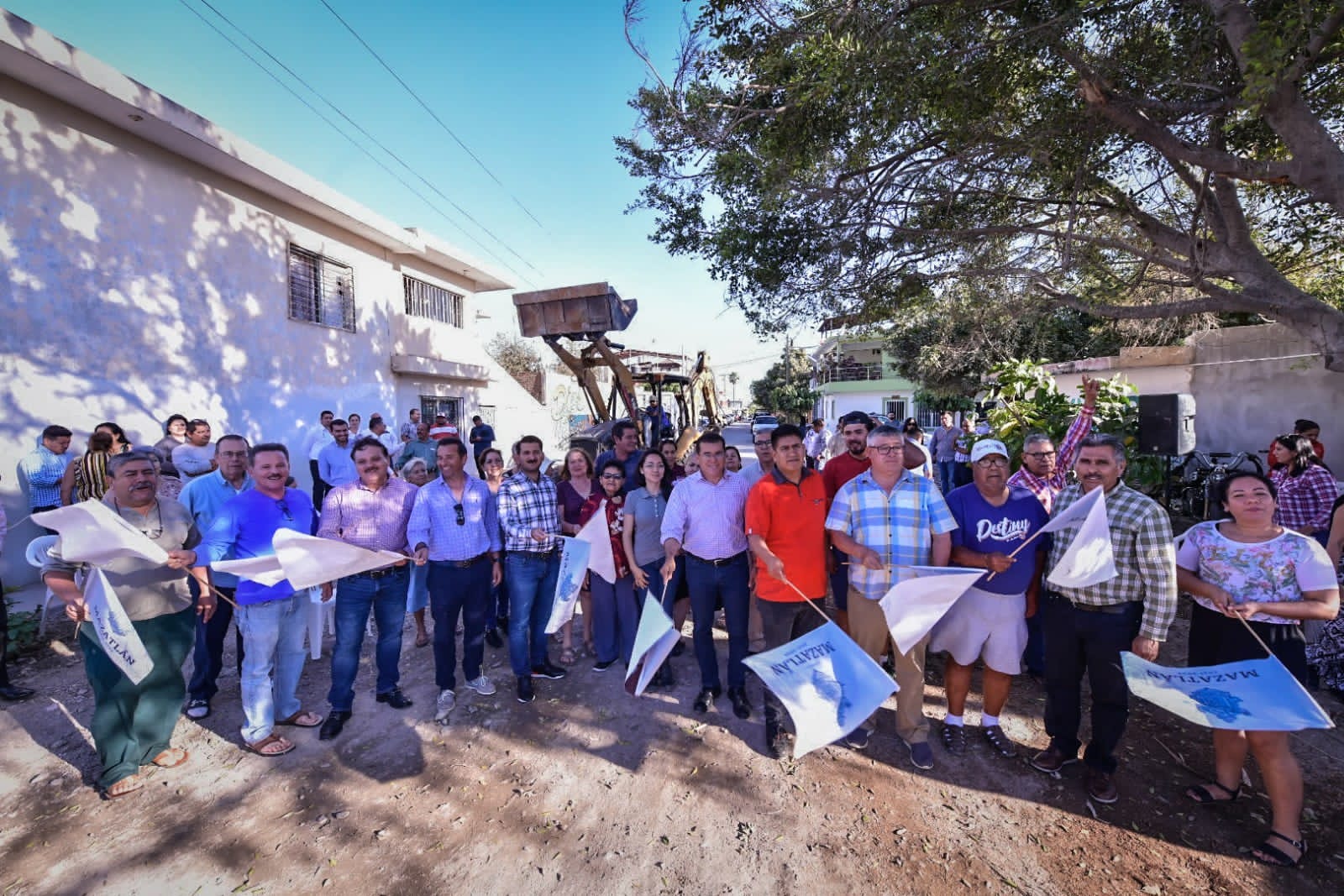 Arranca obra de pavimentación en la calle Francisco Solís de la colonia Sánchez Celis en Mazatlán