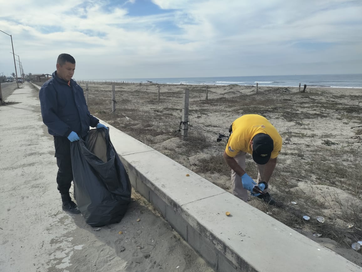 Se anticipan a la Semana Santa en Rosario ya buscan tener listas las playas para bañistas; recogen dos toneladas de basura