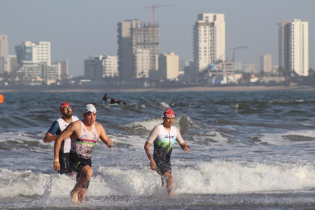Con más de 900 triatletas, arranca el Red Petroil Triatlón Internacional AsTri Mazatlán 2023