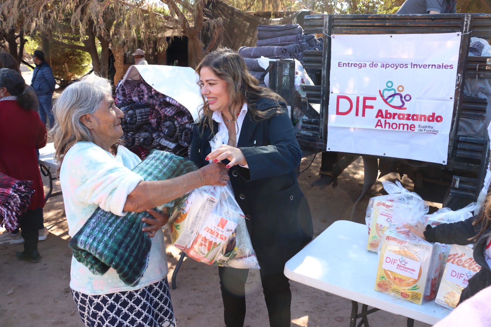 DIF concluye campaña ‘Abrazando Ahome’; la cual entregaba cobijas, ropa y alimentos por el frío