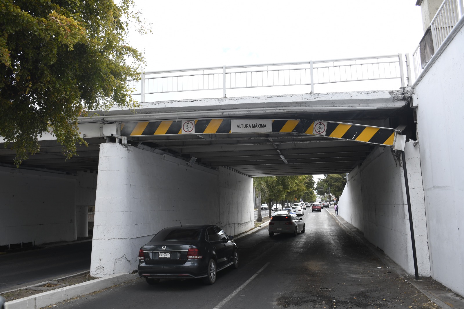 ¡Atención! Cerrarán un tramo del malecón viejo para reparar el puente Miguel Hidalgo tras choque por un camión