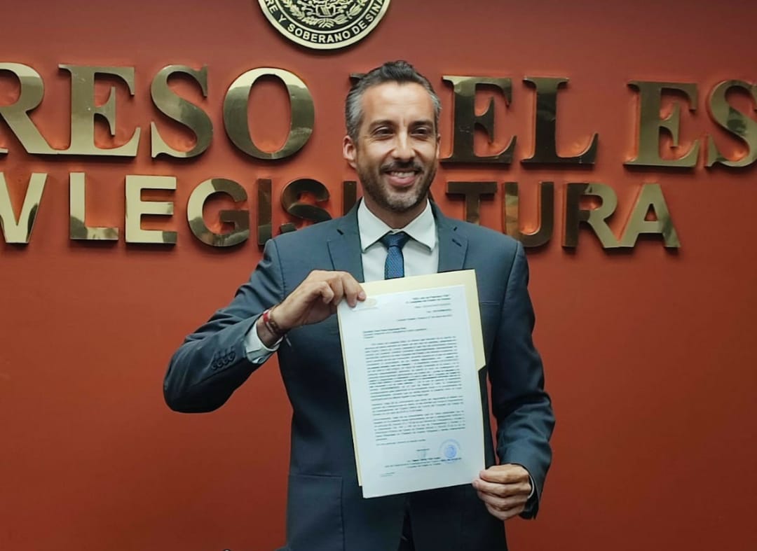 Presenta Gene Bojórquez denuncia ante la ASE sobre robo de cheques en el Congreso