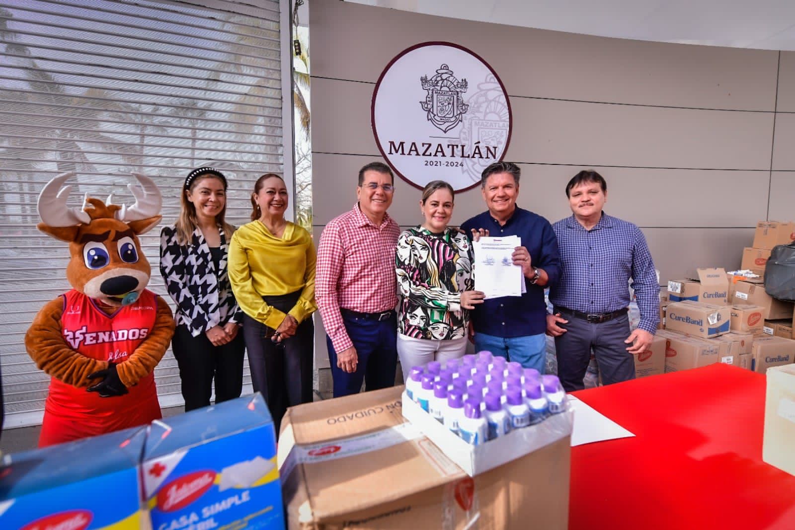 Dona Club Venados Mazatlán más de 500 mil pesos en material de curación al Sistema DIF Municipal