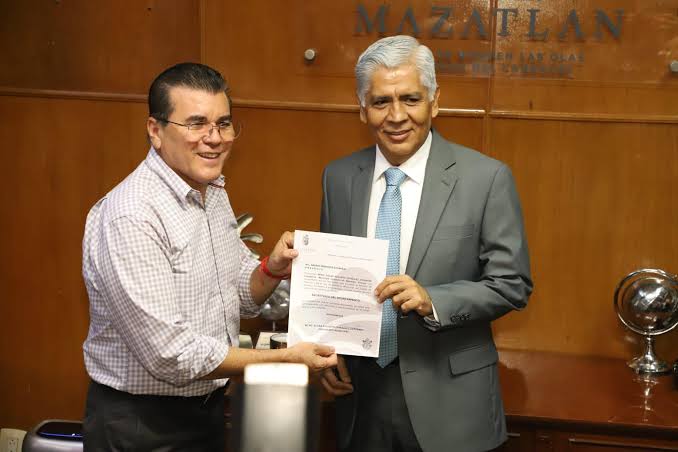 Se va funcionario del PAS en Mazatlán; será removido el secretario Rafael Mendoza