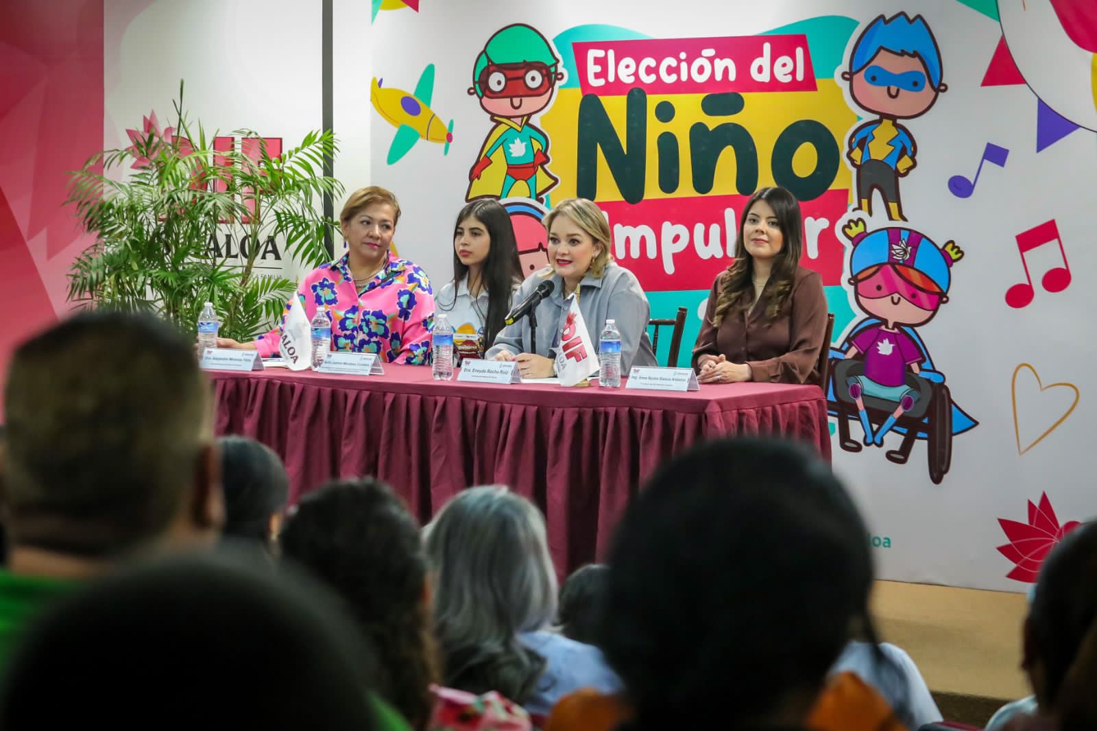 Eneyda Rocha toma protesta a DIFusores de los Derechos de Niñas y Niños en Sinaloa