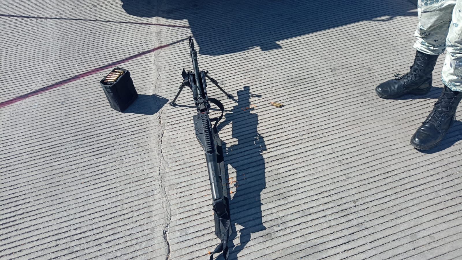 (FOTOS) Esta es la ametralladora M60 que disparó por accidente un GN e hirió a 13 compañeros en El Sauz