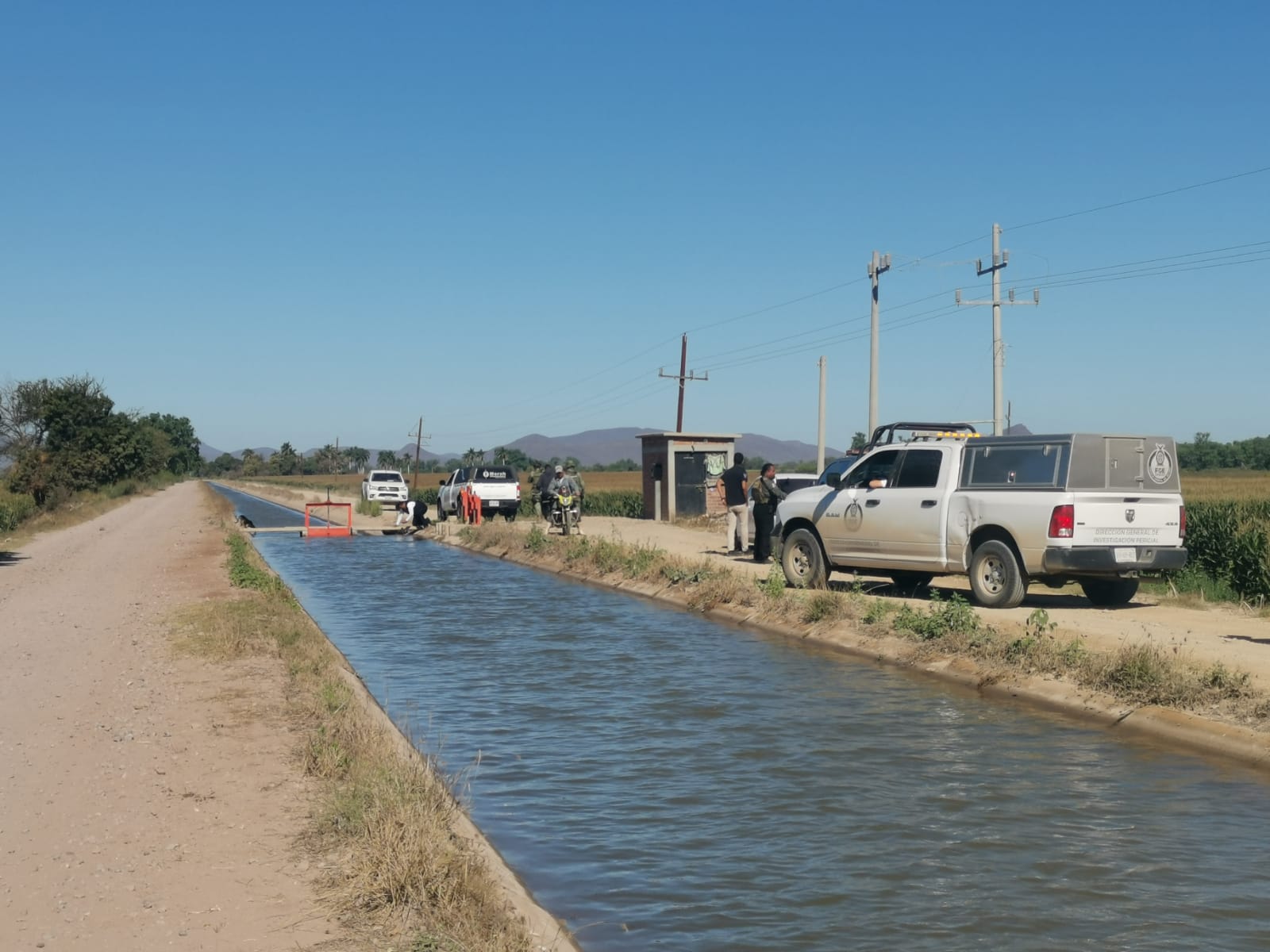 Hallan cuerpo sin vida dentro de canal de riego en Huepaco, El Fuerte