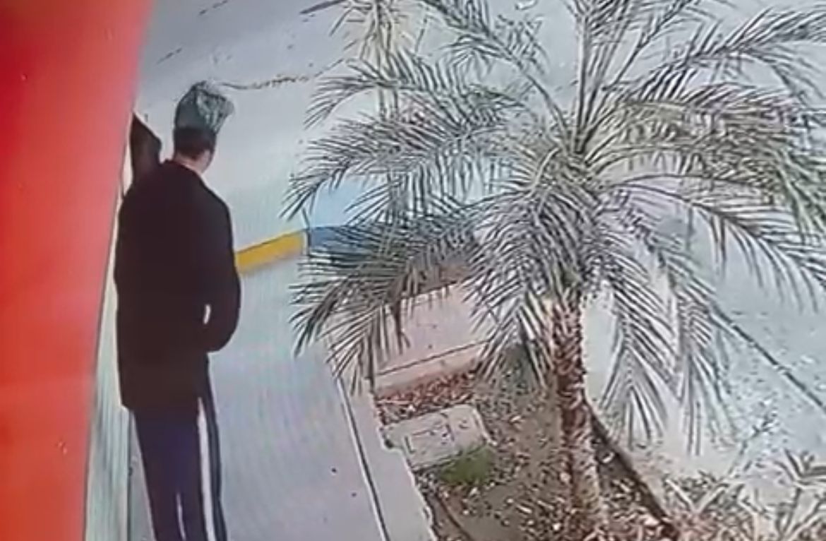 Graban a hombre tocándose y acosando a estudiante en plena calle en el sector norte de Culiacán