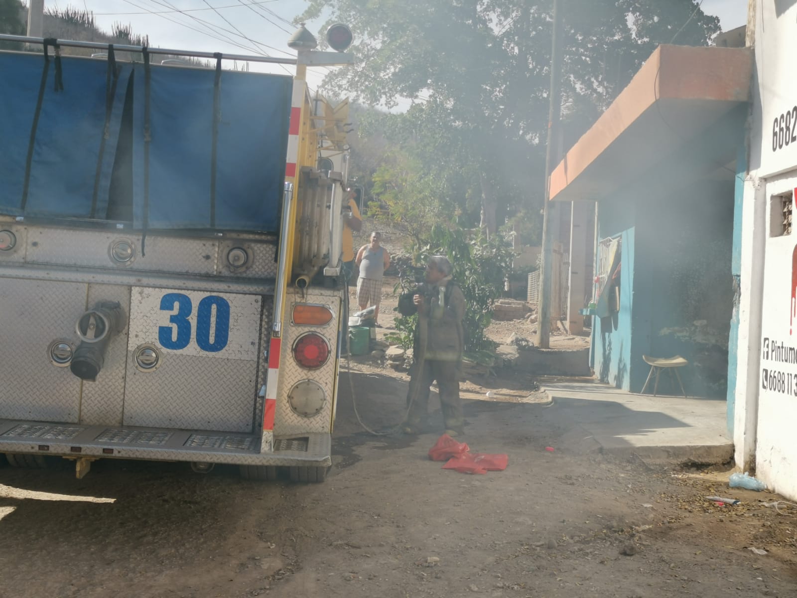 Se incendia una casa en la colonia Las Malvinas, en Los Mochis