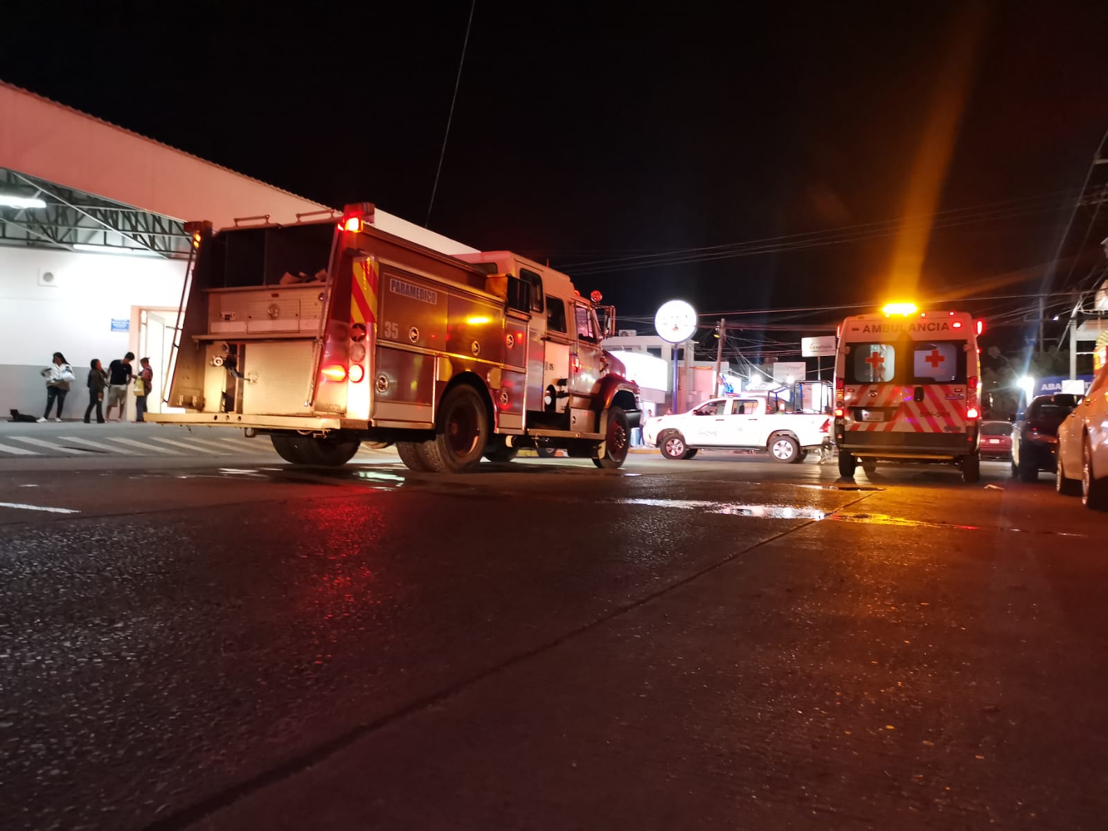 Incendio en el Hospital General de Los Mochis moviliza a los cuerpos de emergencia