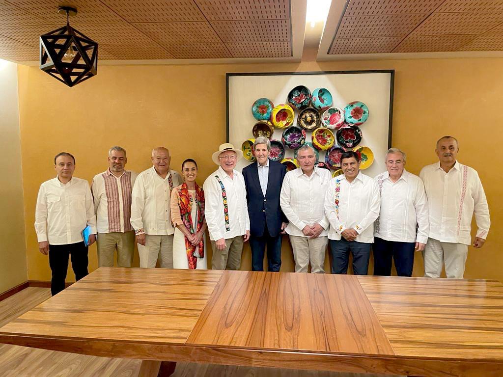Junto a Adán Augusto, Rocha participa en reunión de Conago en Oaxaca