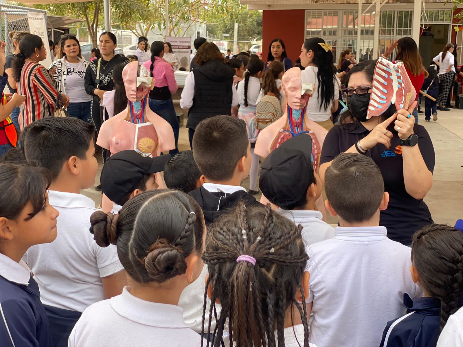 Anuncia gobernador construcción de una secundaria en Alturas del Sur, Culiacán