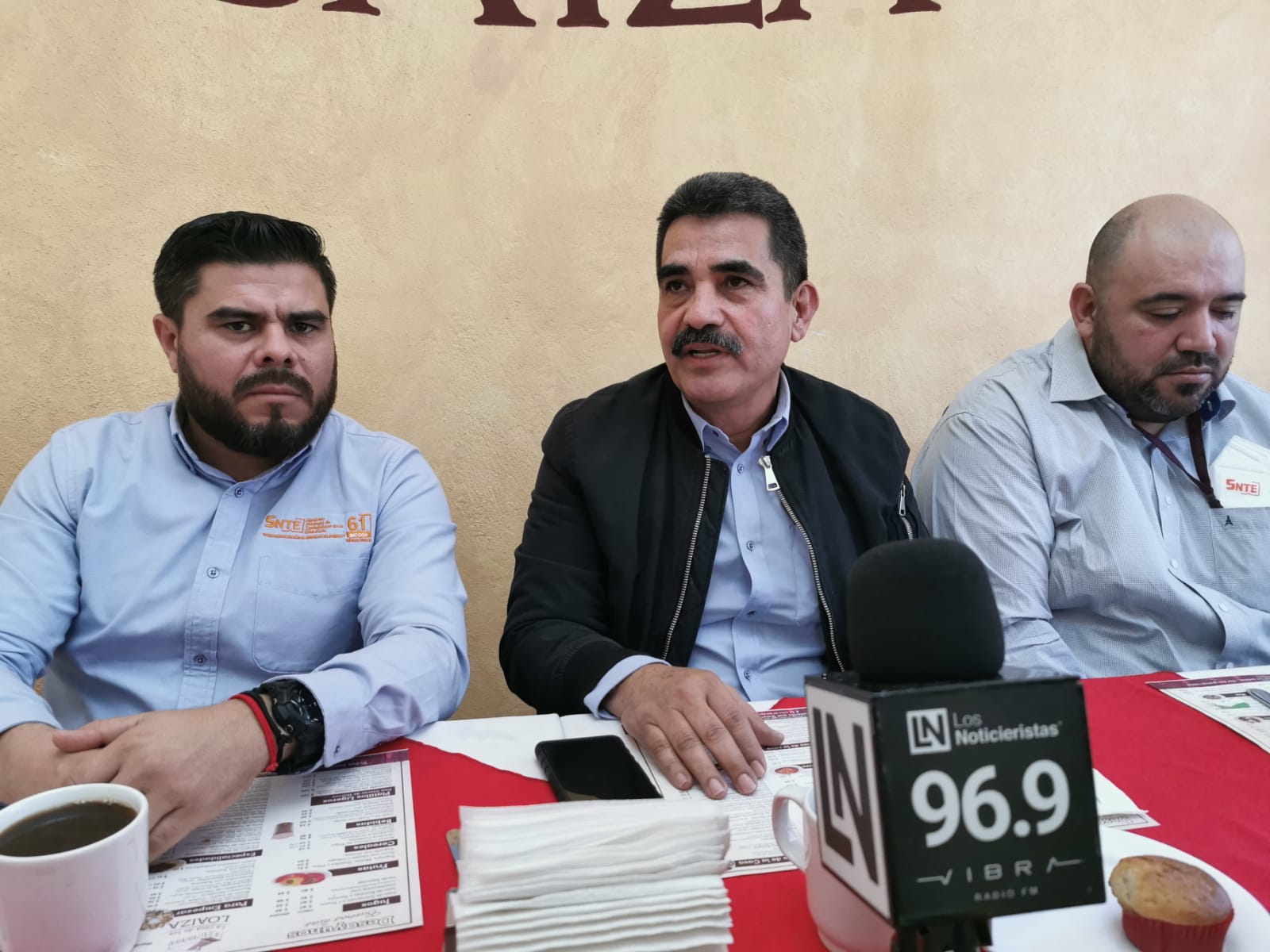 SNTE 61 desconoce a directora y administrativo recién nombrados en el Tec de Culiacán; denuncian irregularidades