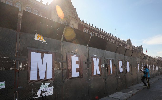 ¿Por qué se blindó el Palacio Nacional este Día de la Mujer? AMLO lo justifica