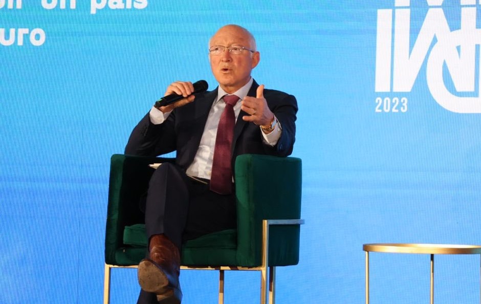 Responde AMLO a declaraciones del embajador Ken Salazar sobre la democracia y la marcha a favor del INE