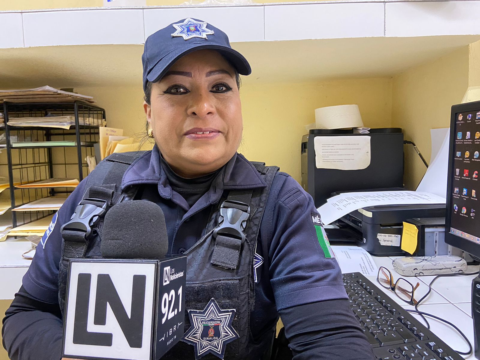‘Ser mujer es algo muy grande, pero podemos hacer el mismo trabajo que los hombres’: Oficial de policía