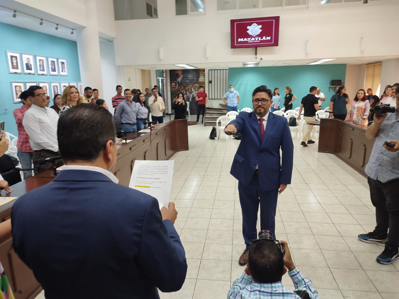 Es Rogelio Olivas el nuevo oficial mayor del Ayuntamiento de Mazatlán