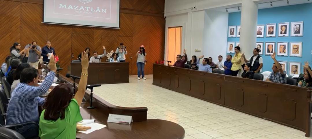 Se cumple la profecía, ‘sacan’ a Rafael Mendoza de la Secretaría del Ayuntamiento de Mazatlán