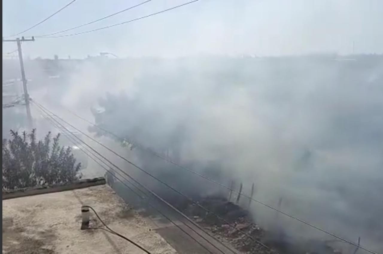 Se incendia lote baldío de ampliación Villa Verde en Mazatlán