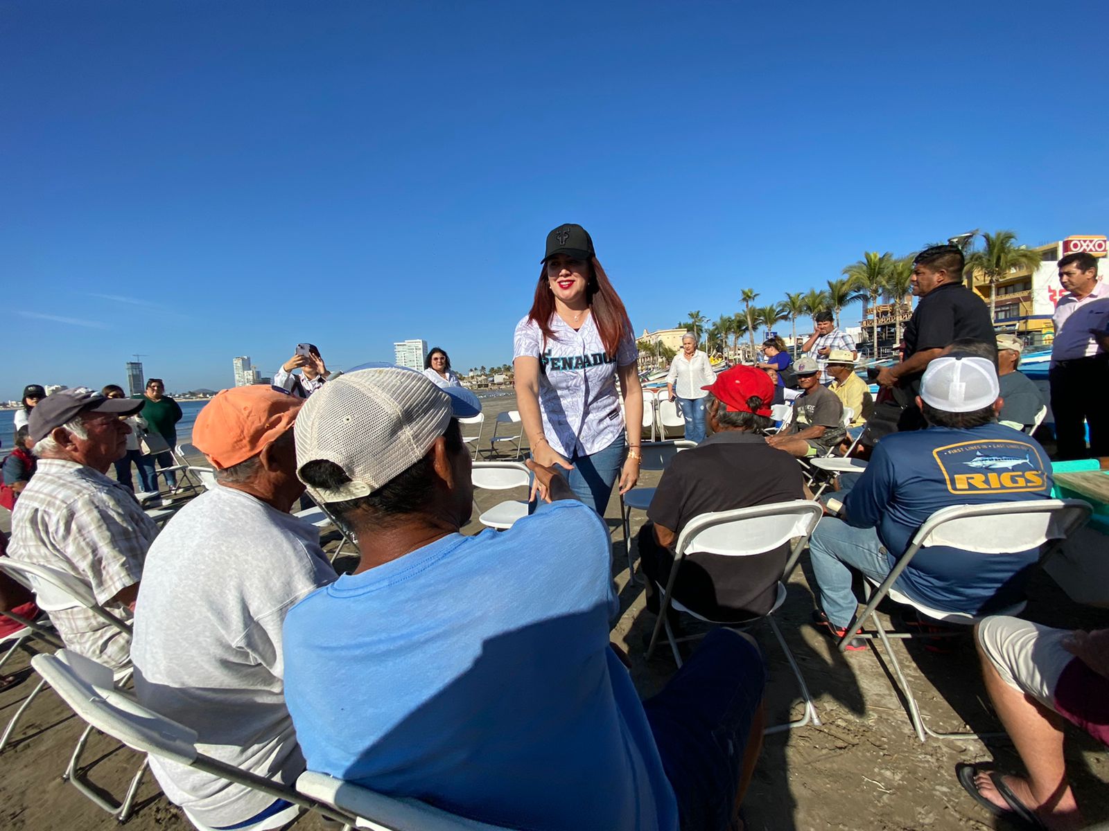 ¡Los toman en cuenta! Secretaria de Pesca se reúne con pescadores ribereños de Playa Norte en Mazatlán