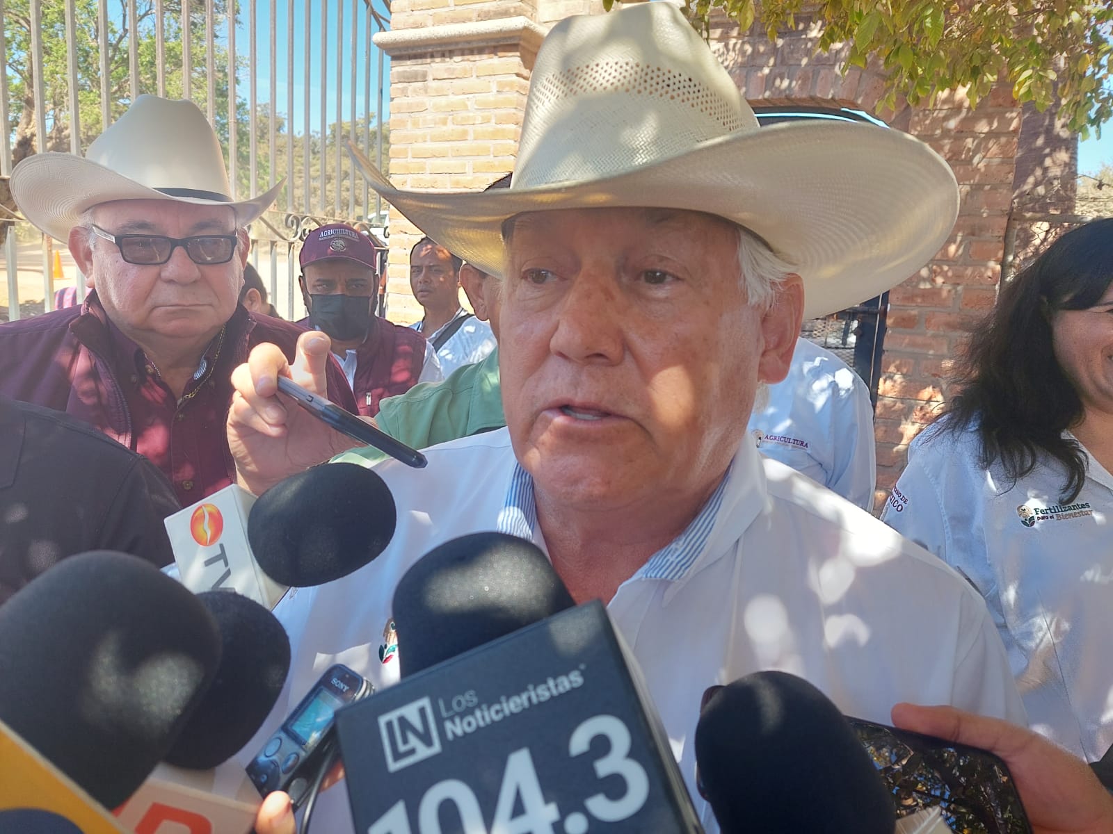 Secretario de Agricultura en México ignora explotación laboral a jornaleros agrícolas en Sinaloa