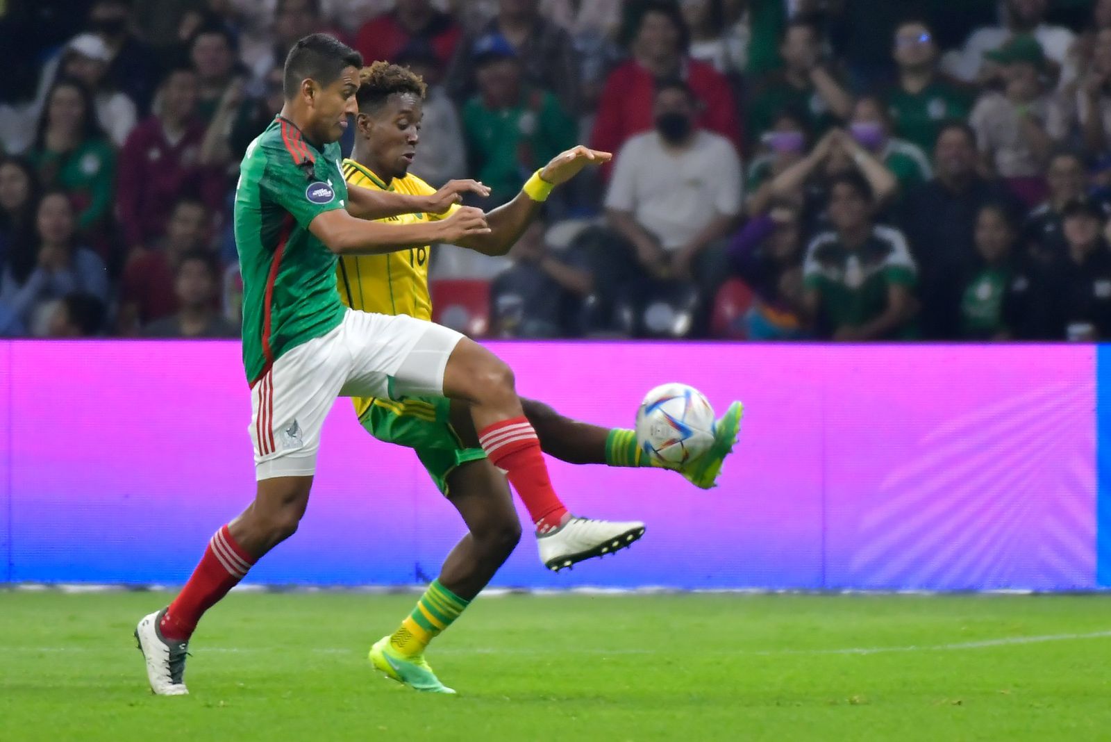 Triste presentación de México en el Azteca. Empatan 2-2 ate Jamaica