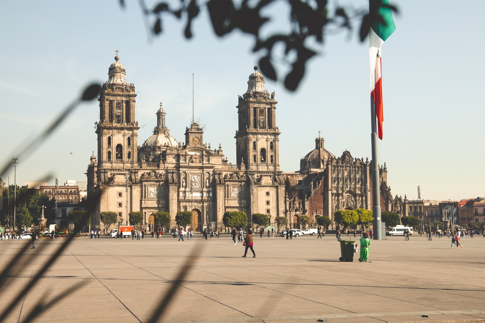 A congregarse en el Zócalo este sábado por el aniversario la Expropiación Petrolera, recuerda López Obrador