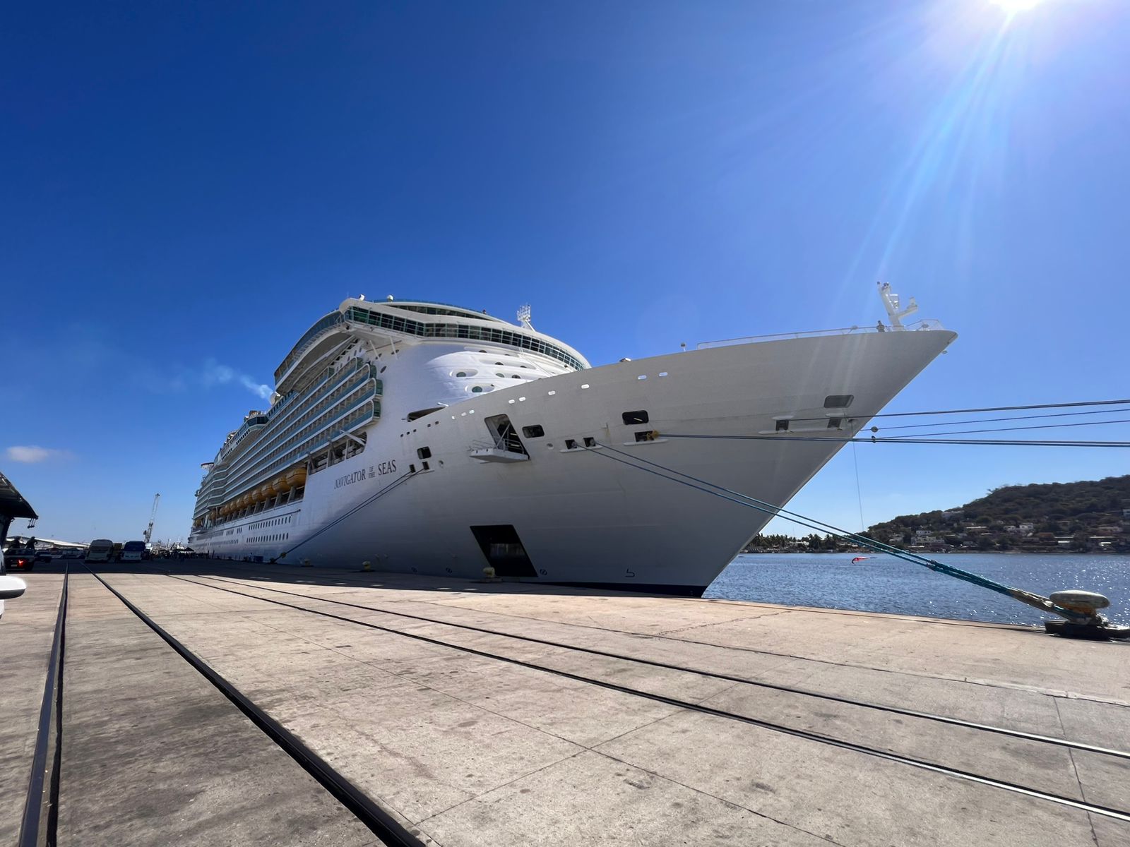 Recibe Mazatlán el crucero 42 del 2023; el Navigator Of The Seas trajo 5 mil 140 visitantes