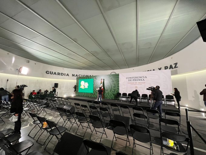 VIDEO: Con un túnel que “ni ‘El Chapo’ Guzmán tenía”, presentan en la ‘mañanera’ el ‘búnker’ de García Luna